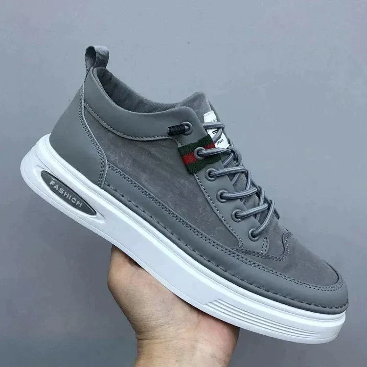 VeteLoom - Heren Lage Sneakers van Imitatieleer met Reliëfontwerp, Vetersluiting, Comfortabele Zool